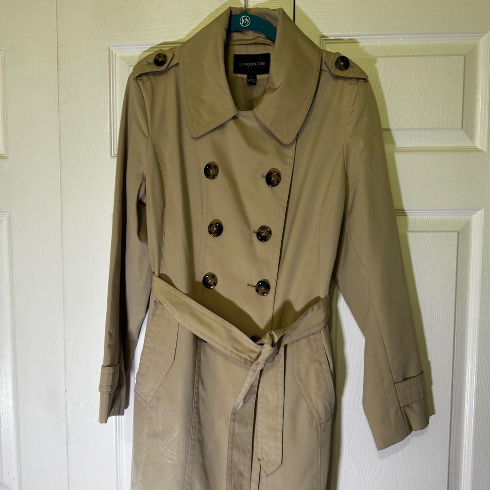 London Fog Women's Double Breasted  Short Trench Coat